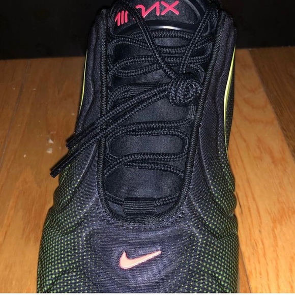 720 air max retro future for 100$ - Picture 2 of 5